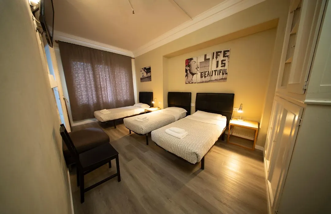 Wow Hostel Barcelona-1